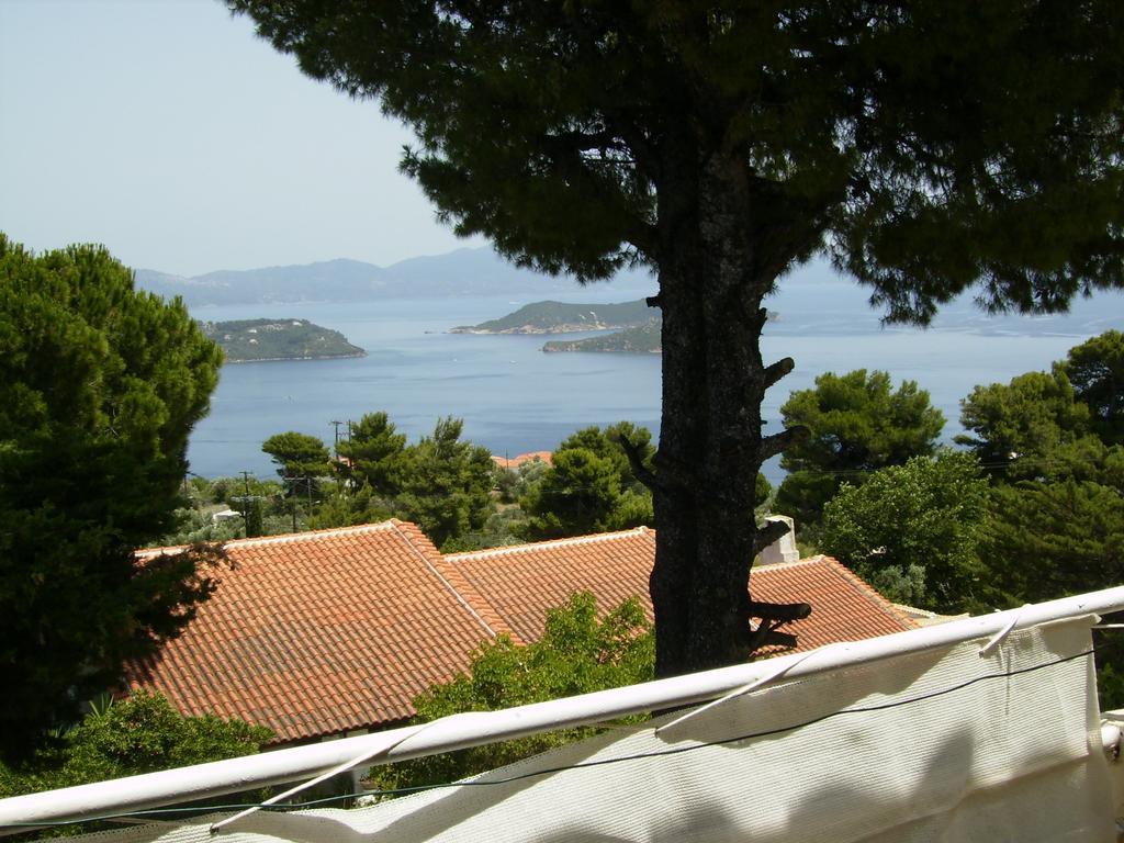 Anemos Studios Vasilias  Rom bilde